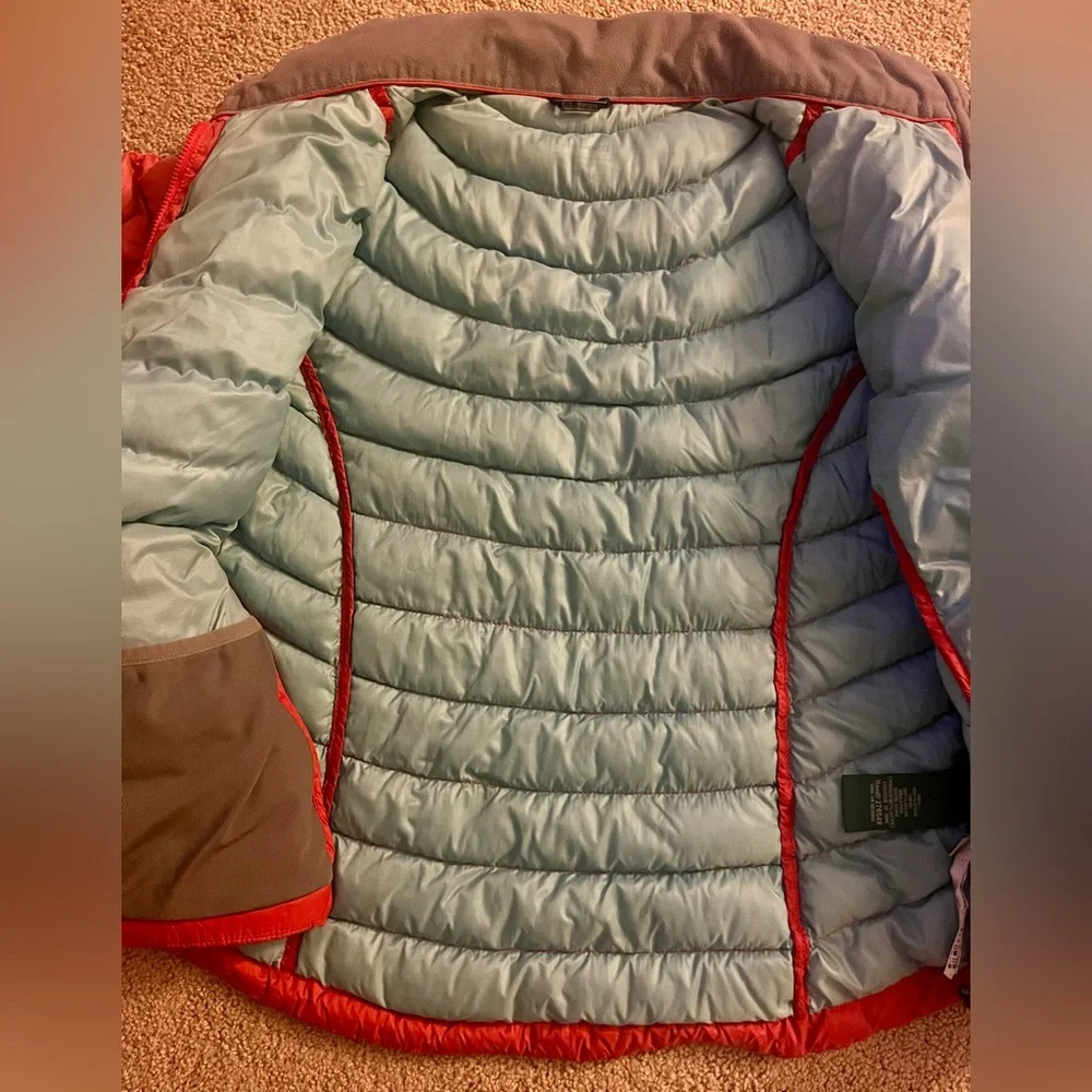 L.L. Bean Ultralight 850 DownTek Puffer Jacket – Women’s Salmon Pink 90% Down - Picture 5 of 12